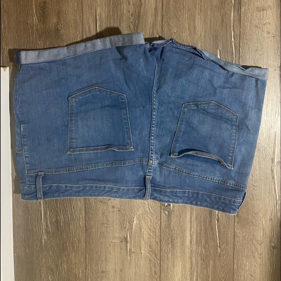 Size 22 jean shorts - Picture 3 of 3
